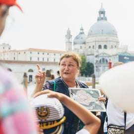 Plavba gondolou po Canal Grande s výkladem v aplikaci a VR