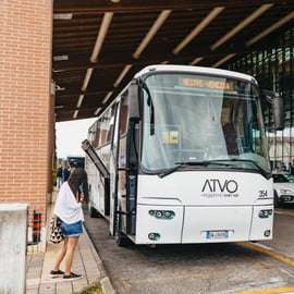 Autobus z letiště Treviso do Benátek a Mestre