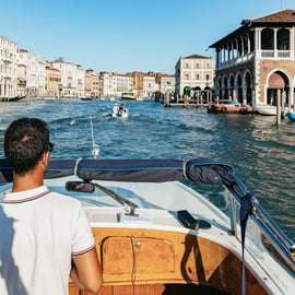 Venedig: Gemeinsamer Wassertaxi-Transfer zum Flughafen Marco Polo