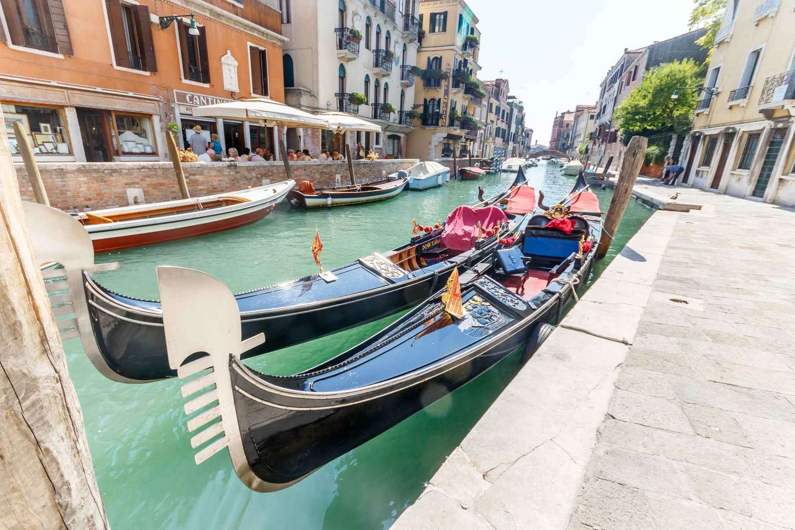 Passeio de gôndola compartilhado em Veneza pelo Grande Canal