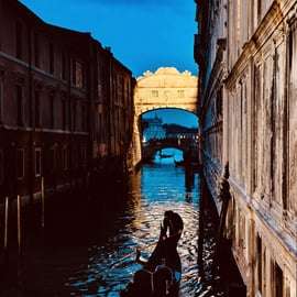 Private Gondelfahrt Venedig unter der Seufzerbrücke