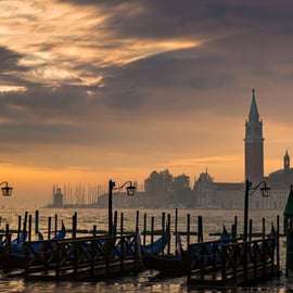 Ghost tour in Venice through hidden squares and alleys