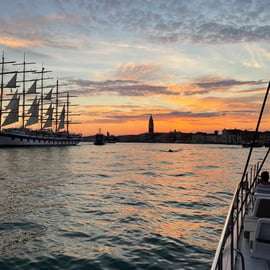 Venecia: Crucero Nocturno en Catamarán por la Laguna
