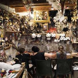 Workshop för venetianska masker i Venedig och Dogepalatset