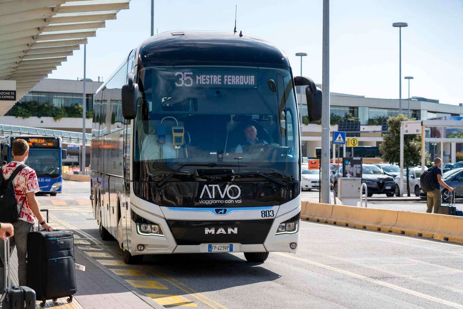 Ônibus expresso do Aeroporto Marco Polo à estação de Mestre