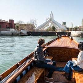 Tour privado y romántico de Venecia en barco histórico
