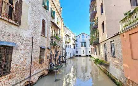 Treviso: Tour guiado a pie con vino selecto, cicchetto y café de bienvenida