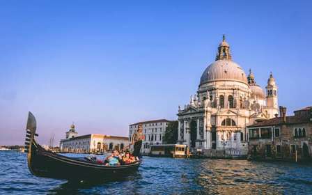 VENECIA: Paseo en góndola con guía local