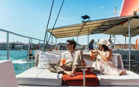 Venecia: Crucero en catamarán por la laguna con música y bebidas