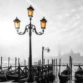 Ghost tour in Venice through hidden squares and alleys
