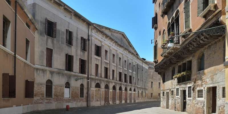 Mosteiro Franciscano - Arquivo de Estado