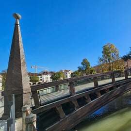 Treviso: Guided walking tour with select wine, cicchetti, and welcome coffee