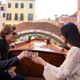 Tour privado y romántico de Venecia en barco histórico