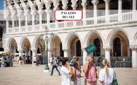 Venedig: Dogenpalast, Seufzerbrücke und Gefängnisse Geführte Tour