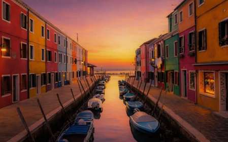 Boat Trip: Glimpse of Murano, Torcello & Burano Islands