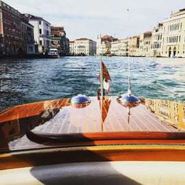 Venecia: Traslado privado desde la estación de tren en taxi acuático