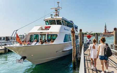Veneza: Burano, Torcello e Murano com Passeio de Barco e Vidro Soprado
