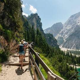 Desde Venecia: Excursión de un día a los Dolomitas y el lago Braies en monovolumen