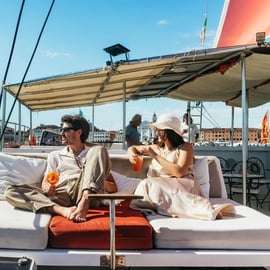 Venecia: Crucero en catamarán por la laguna con música y bebidas