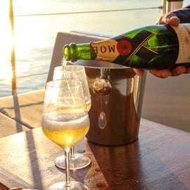Venetië: Catamaran Sunset Jazz Cruise met Aperitivo