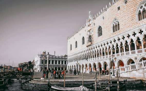 Venecia: Palacio Ducal, Puente de los Suspiros, Cárceles, Correr y Audioguías